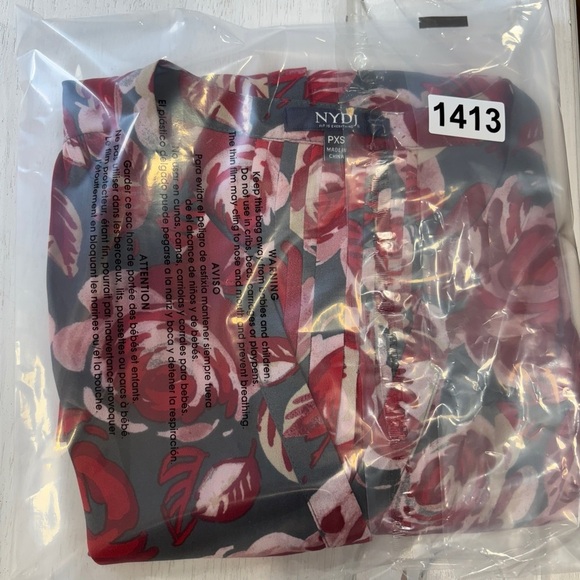 NYDJ PXS Floral Blouse Rose 3/4 Sleeve Button Down Red Gray - Picture 7 of 7